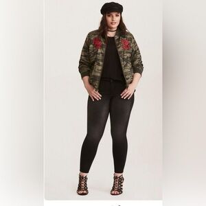 Torrid‎ Denim Jegging Size 16S